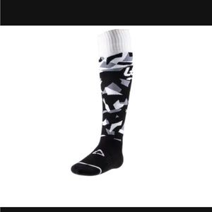 LEATT MOTO knee high off roading socks size L/XL